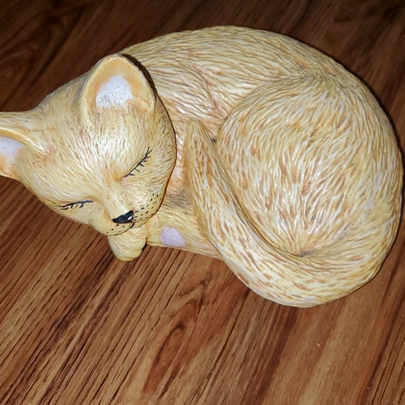 Ceramic cat